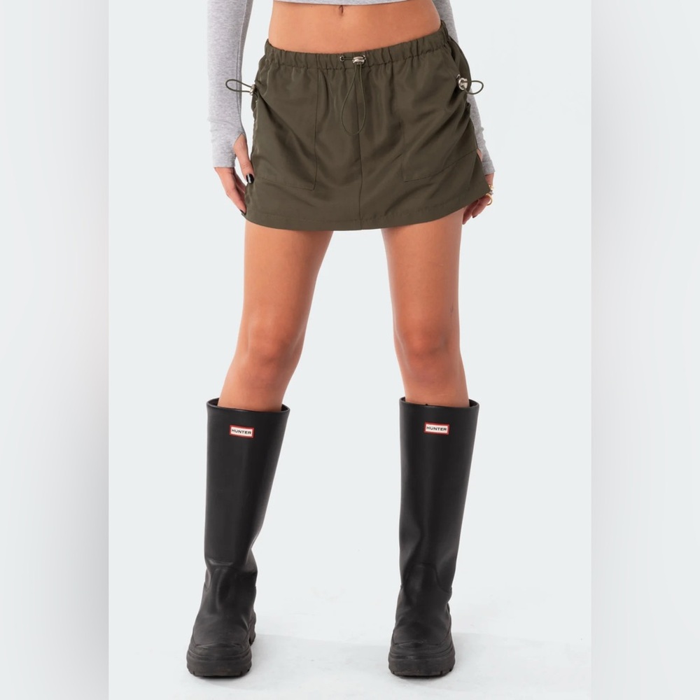 Dark green pull tie mini skirt